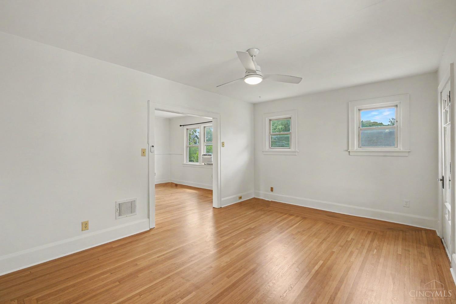 527 Flatt Terrace Property Photo 11