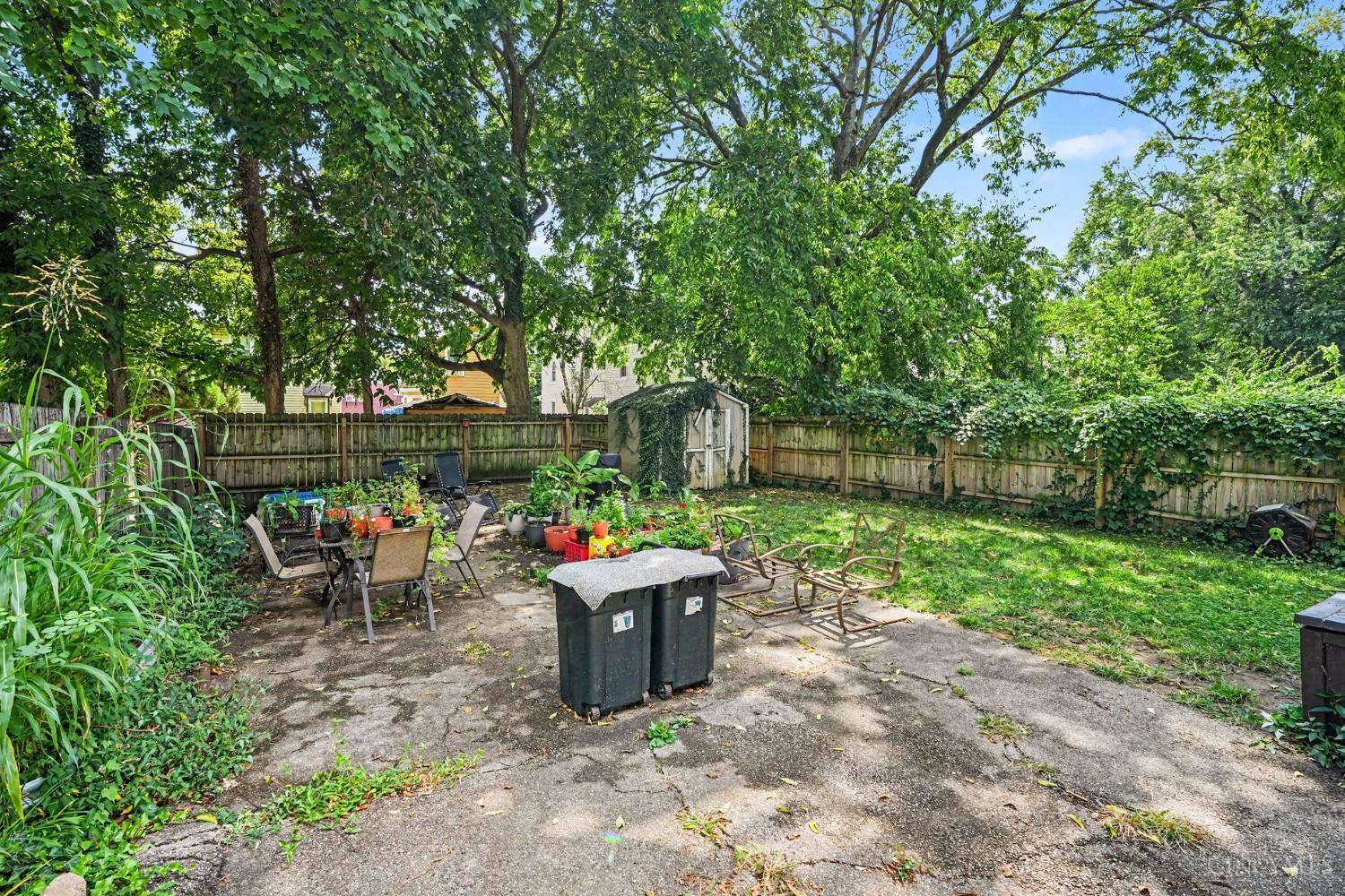 527 Flatt Terrace Property Photo 23