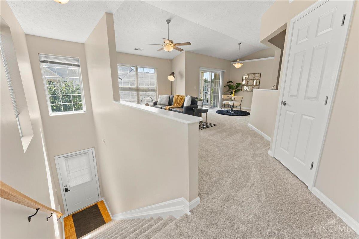 2124 Commons Circle Drive Property Photo 4