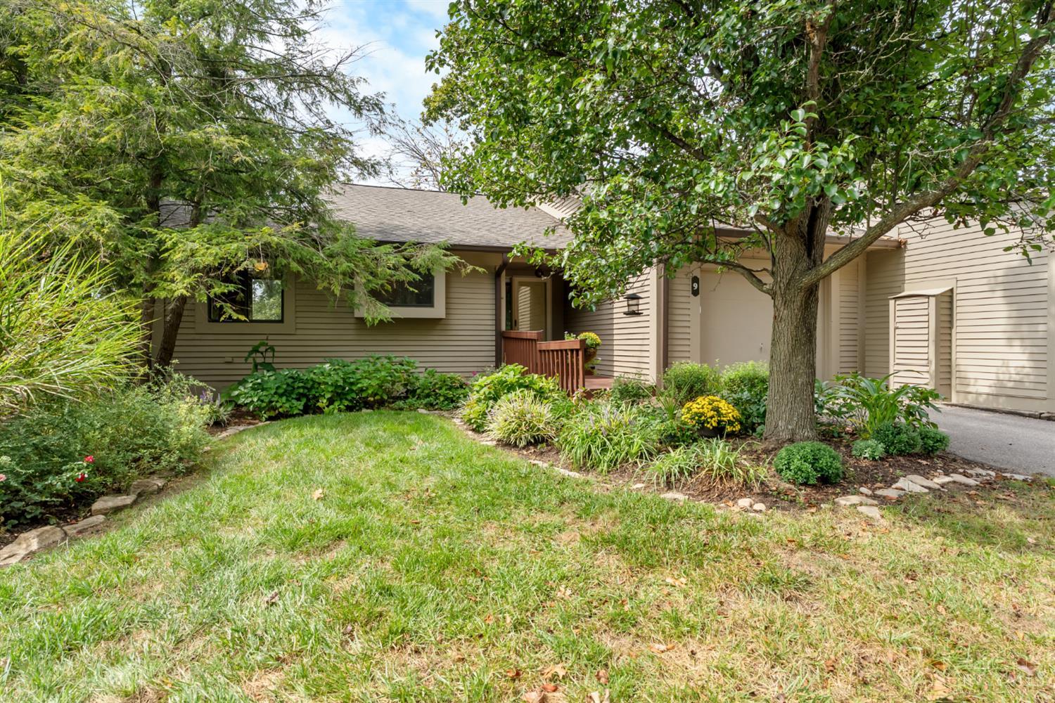 9 Hickory View Lane Property Photo 1