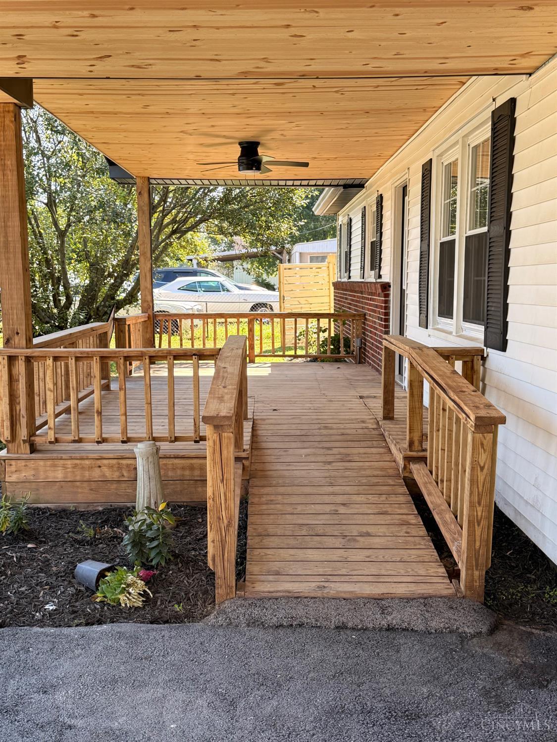 60 Maple Street Property Photo 6