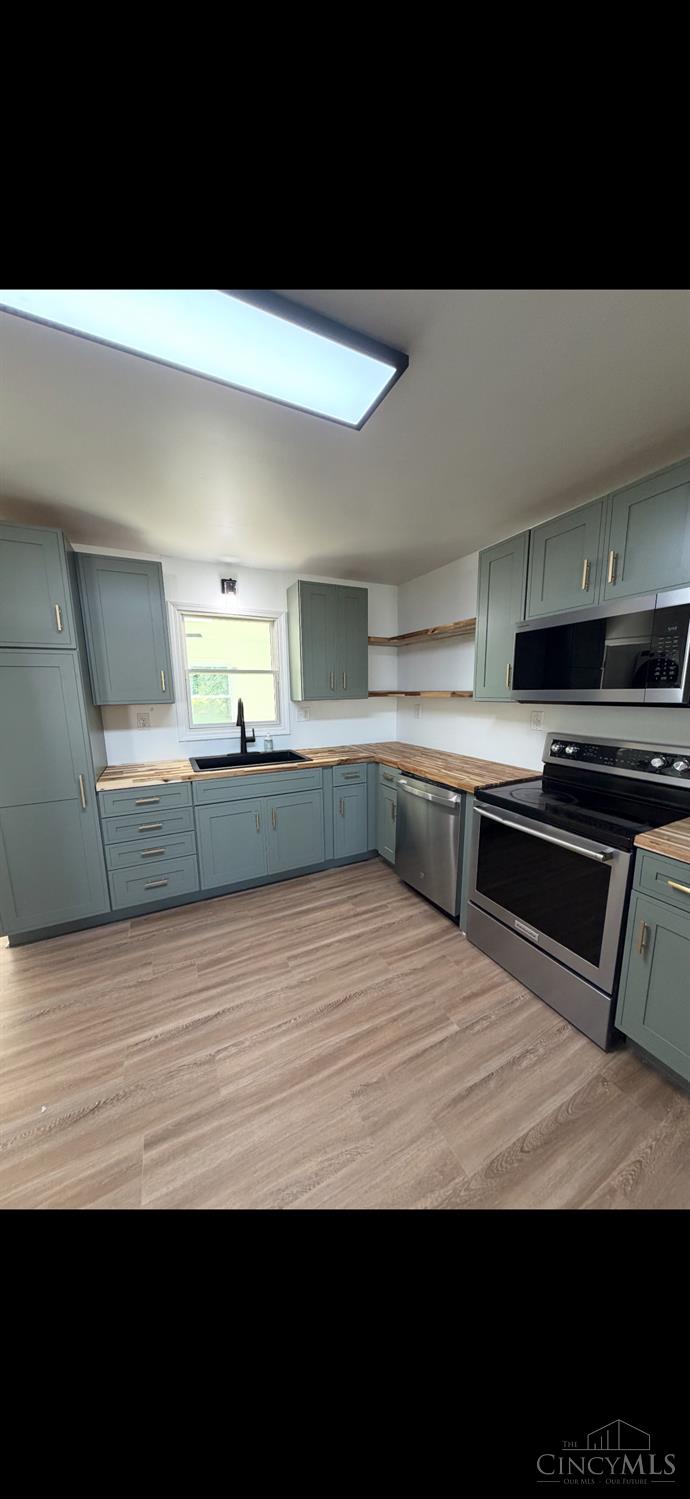 60 Maple Street Property Photo 16