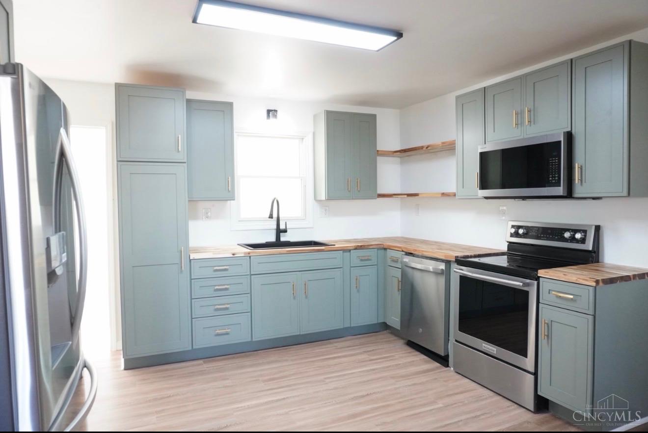 60 Maple Street Property Photo 18