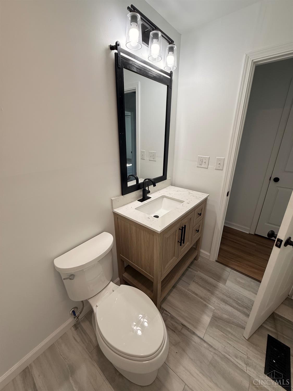 60 Maple Street Property Photo 26