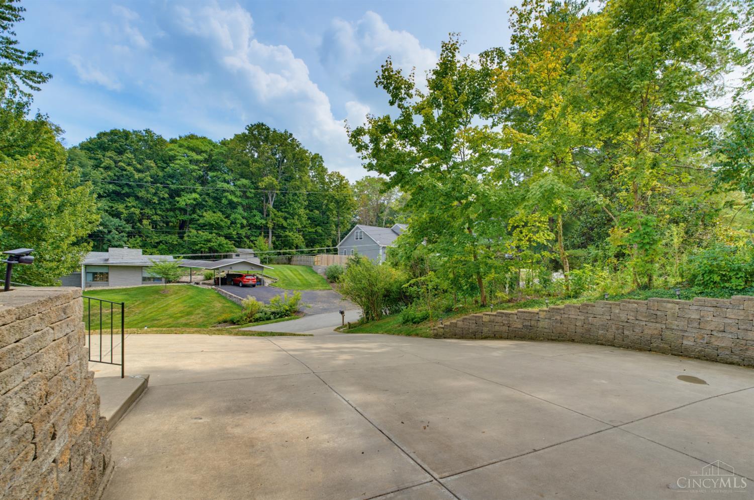 699 Eversole Road Property Photo 6
