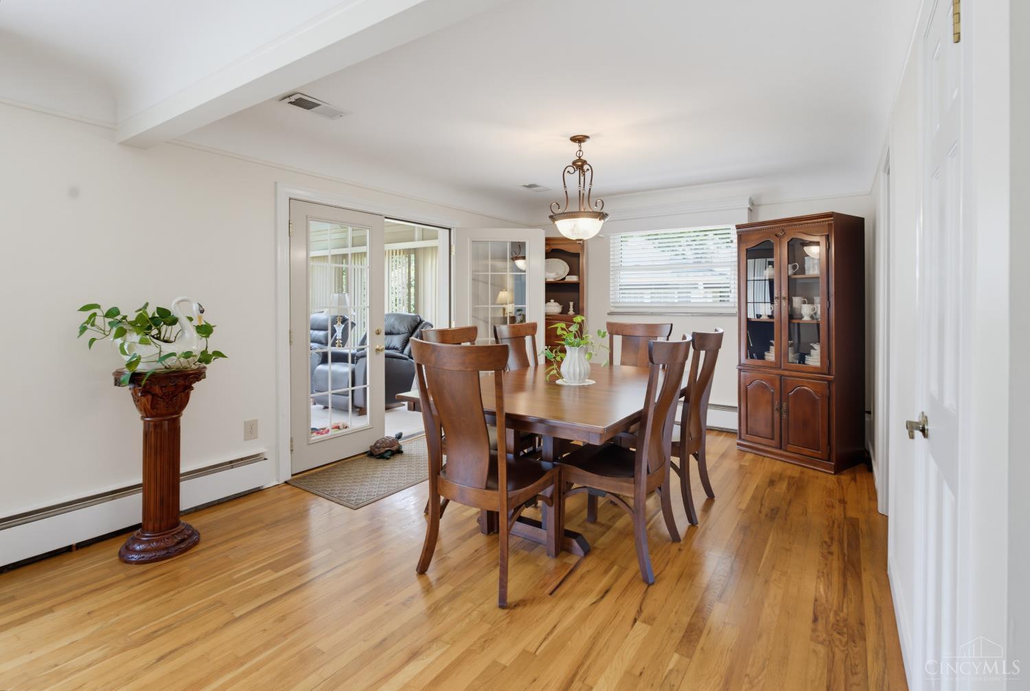 699 Eversole Road Property Photo 11