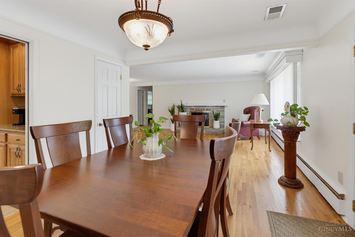 699 Eversole Road Property Photo 14