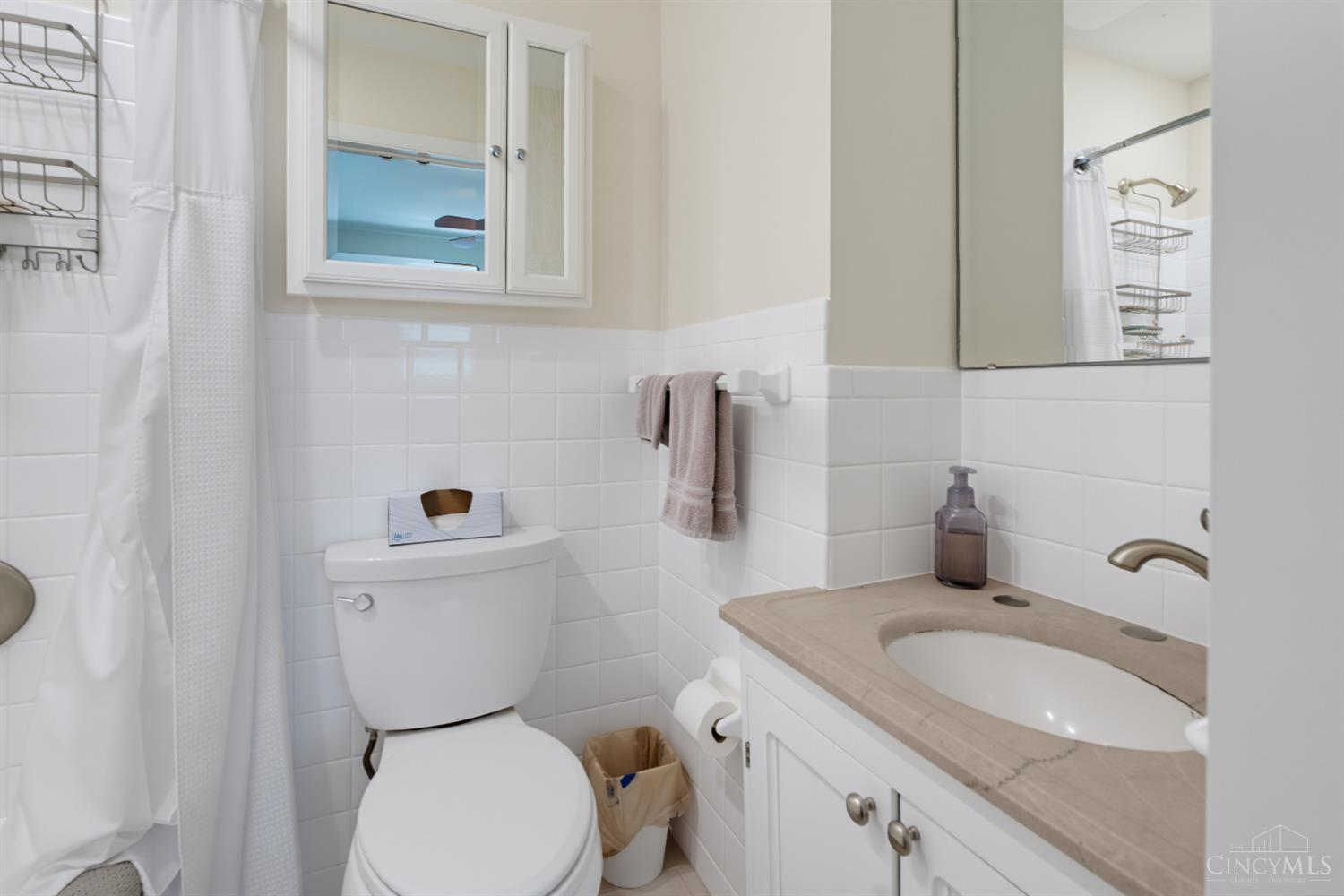 699 Eversole Road Property Photo 32