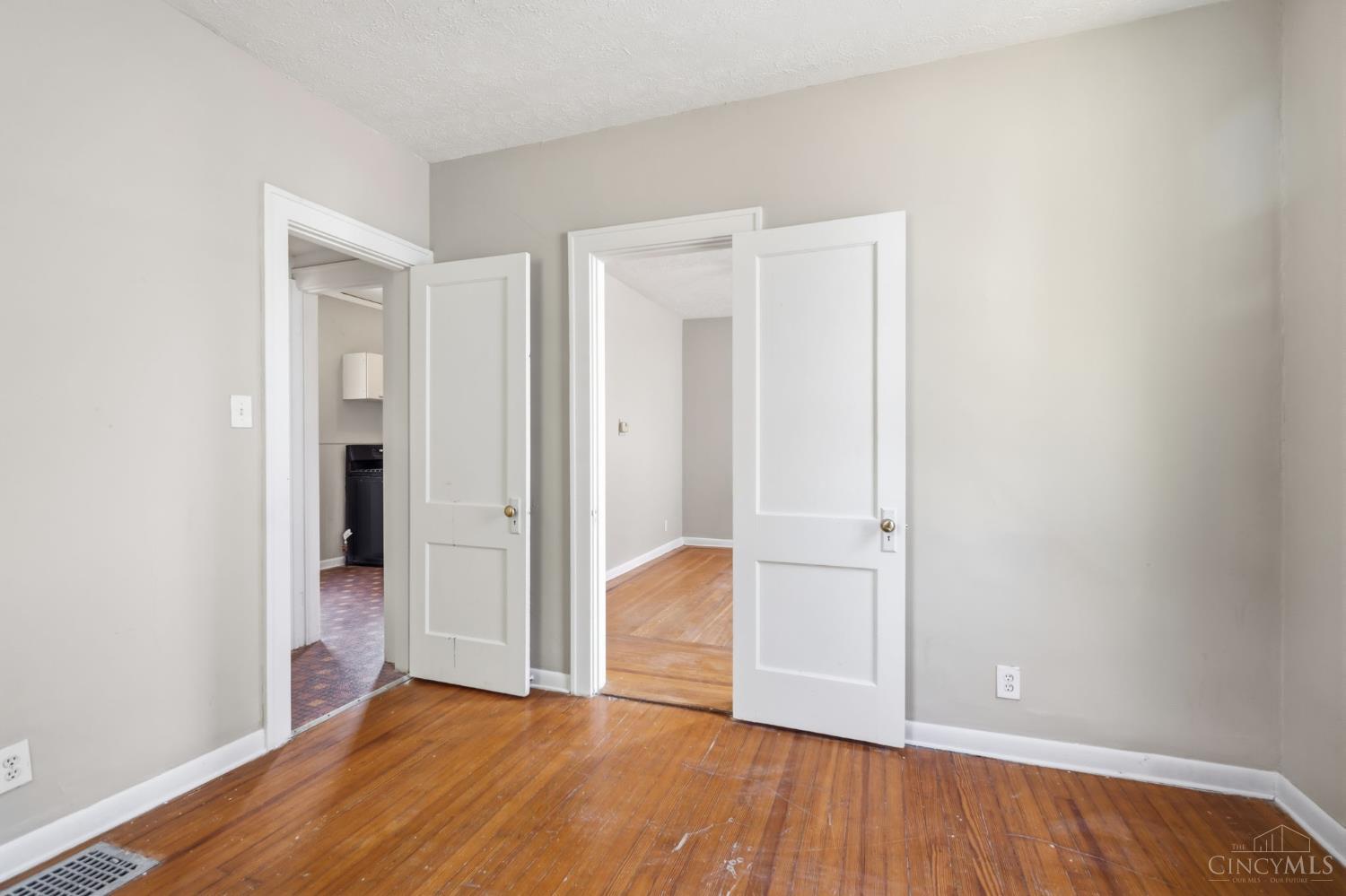 4526 Clearview Avenue Property Photo 14