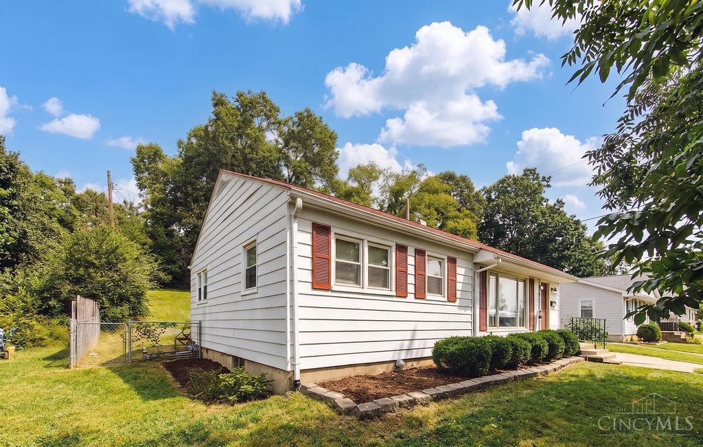 588 Valleyview Drive Property Photo 1