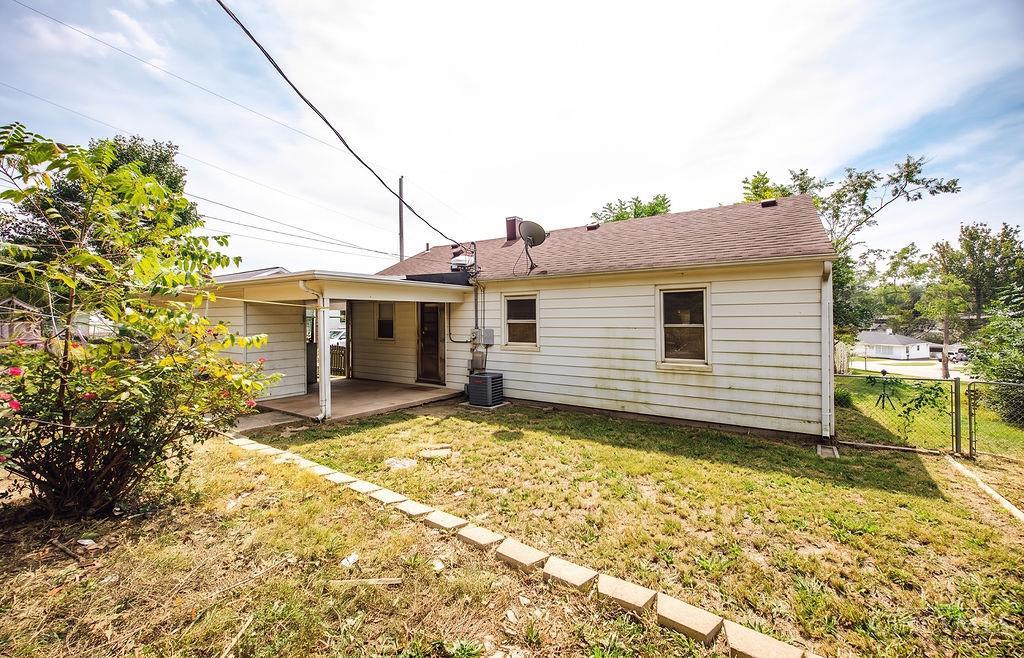 588 Valleyview Drive Property Photo 3