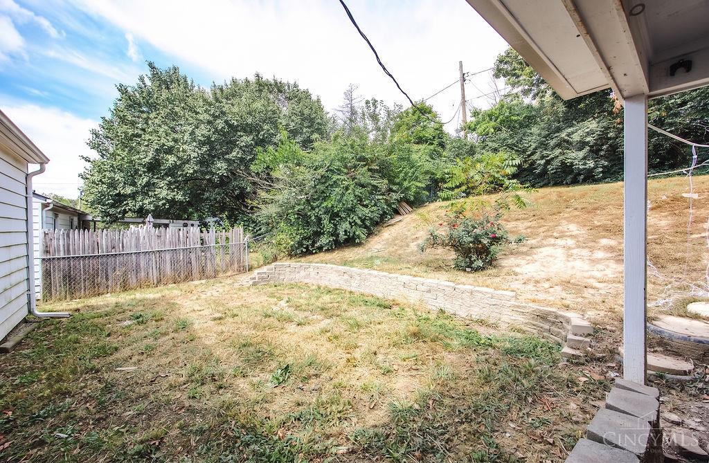 588 Valleyview Drive Property Photo 4