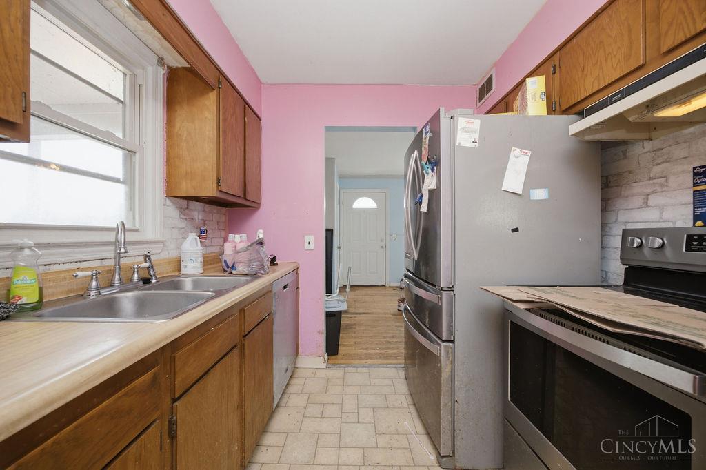 588 Valleyview Drive Property Photo 10