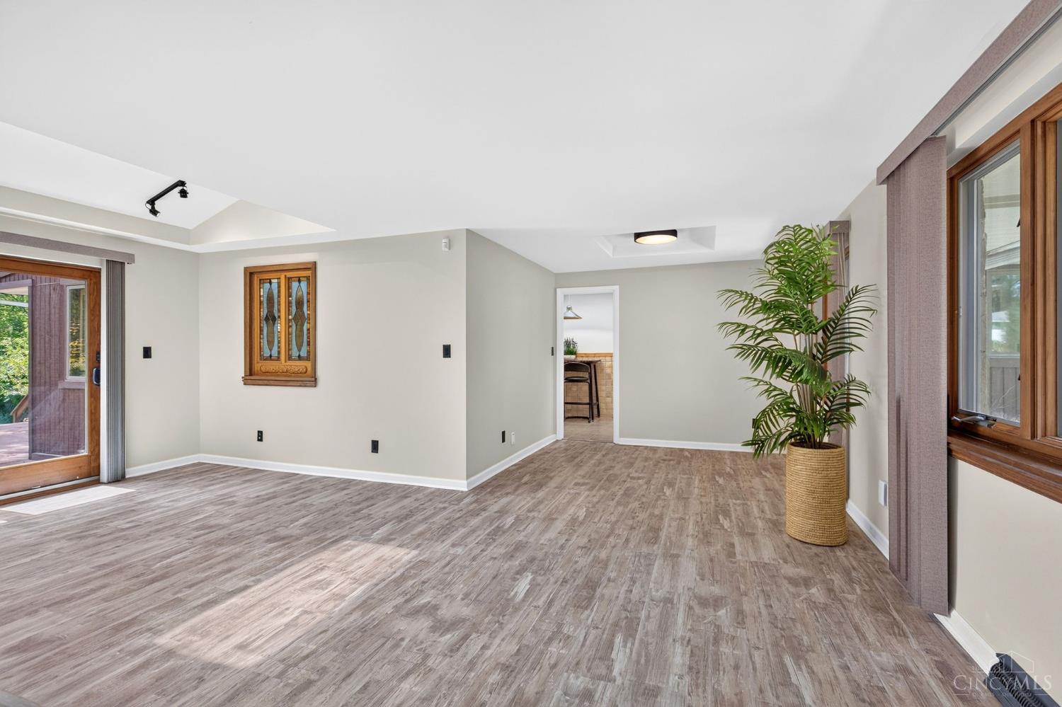 7877 State Road Property Photo 9