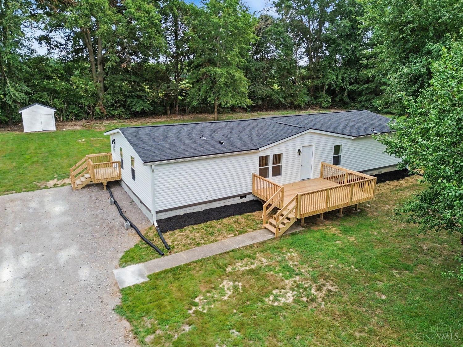 16214 Sams Drive Property Photo 1