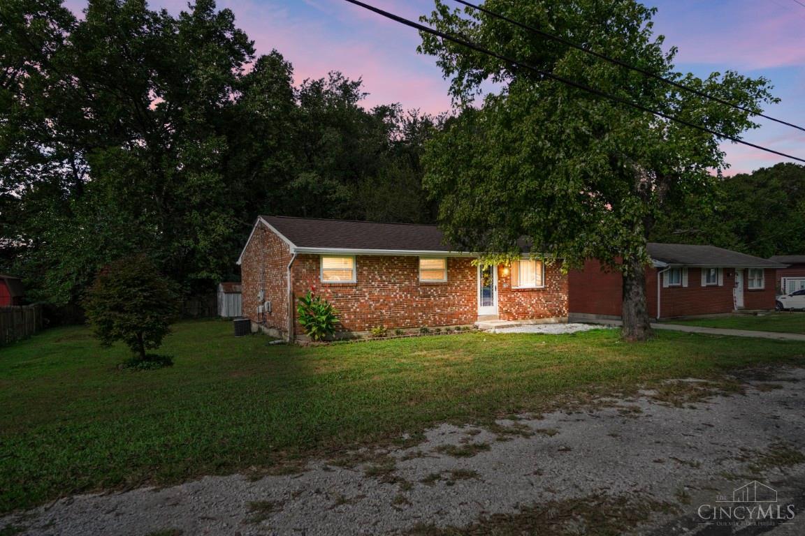 2183 Thrush Avenue Property Photo 1