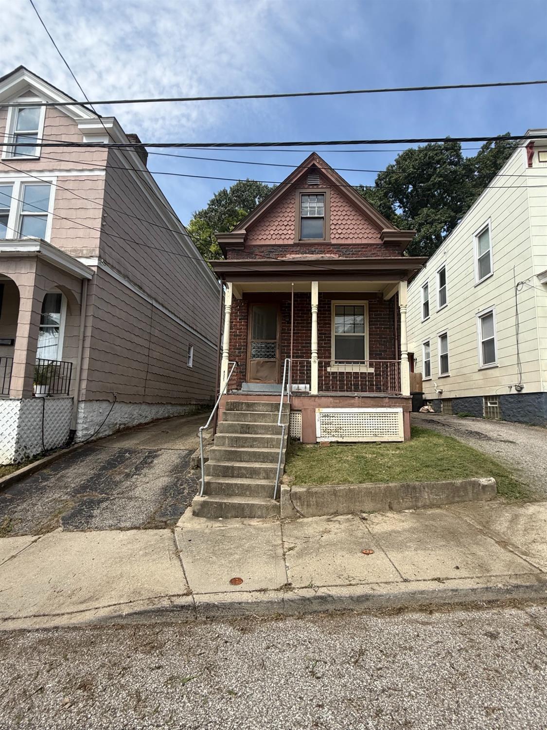 4321 Hays Avenue Property Photo 1