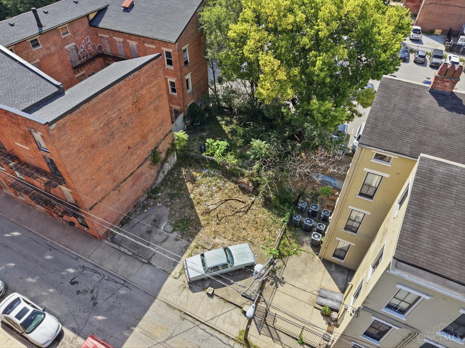 1637 Hughes Street Property Photo 3