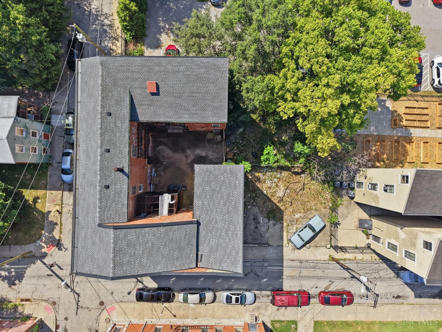 1637 Hughes Street Property Photo 4