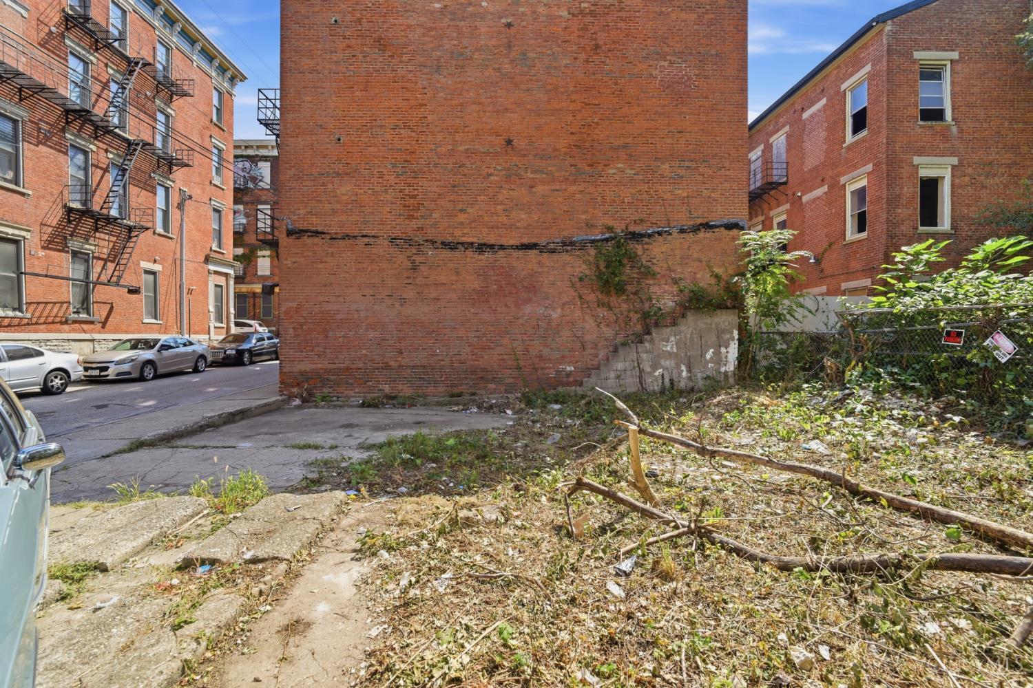 1637 Hughes Street Property Photo 10