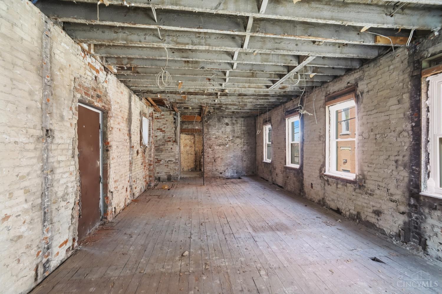 1637 Hughes Street Property Photo 14