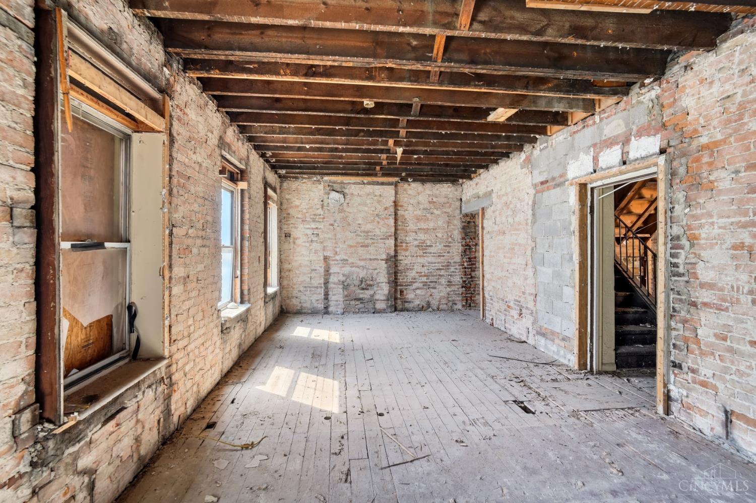 1637 Hughes Street Property Photo 15