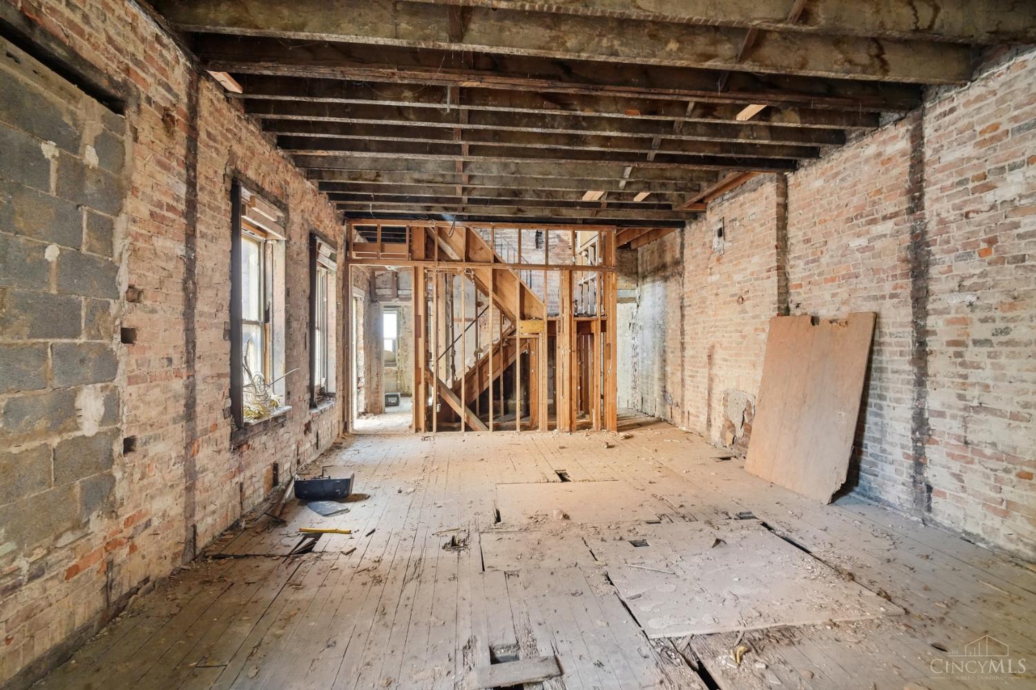 1637 Hughes Street Property Photo 20