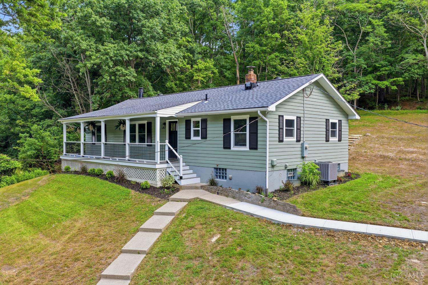 892 Happy Lane Property Photo 5