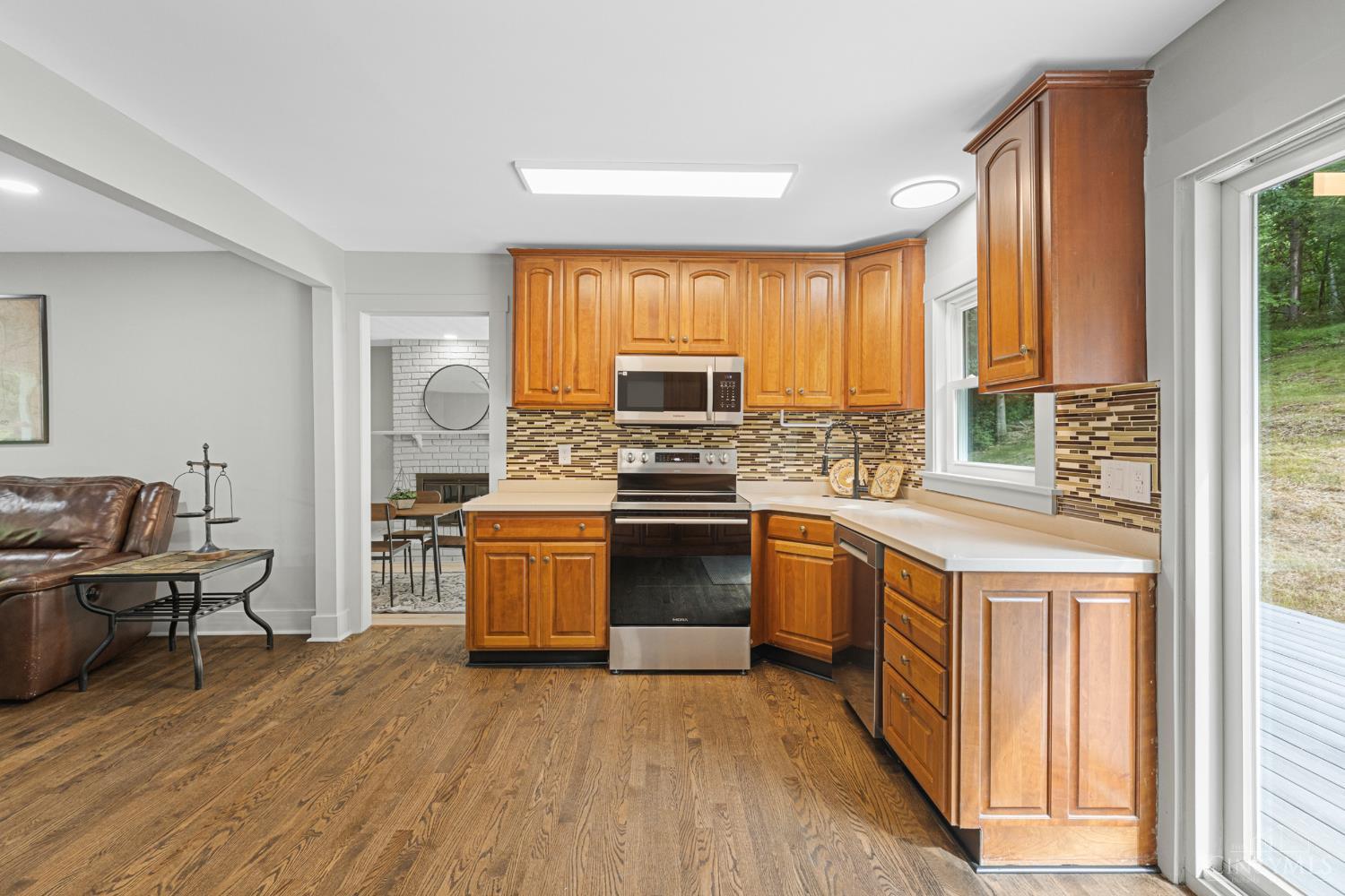 892 Happy Lane Property Photo 12