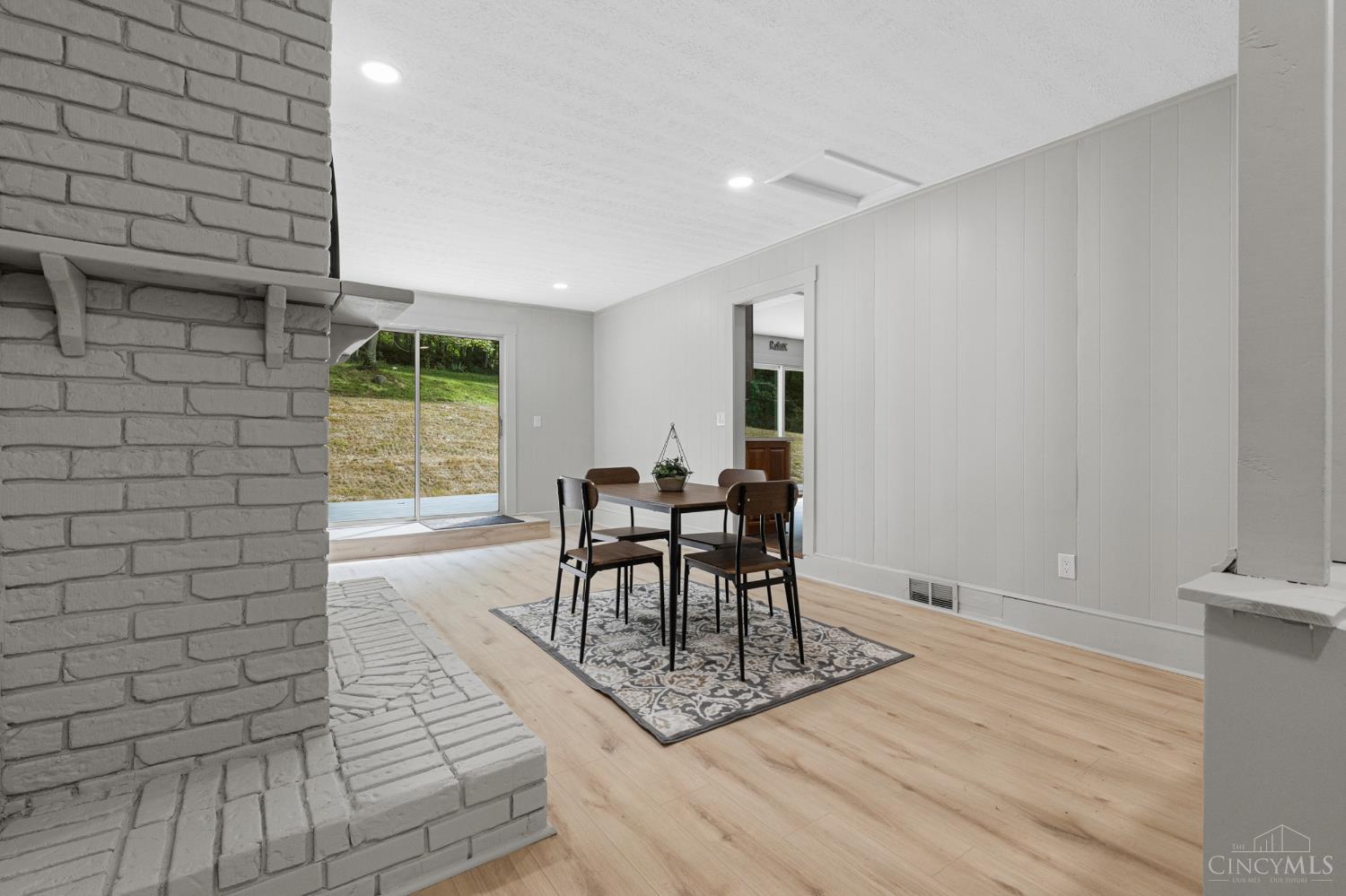 892 Happy Lane Property Photo 15