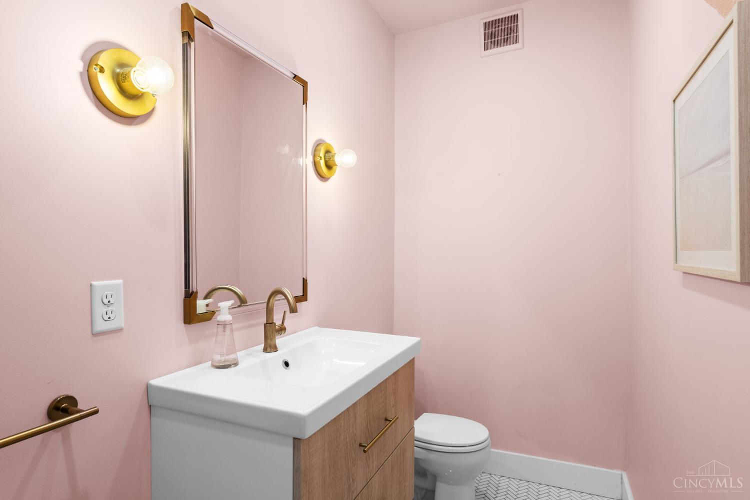 E 16 Thirteenth Street Property Photo 12