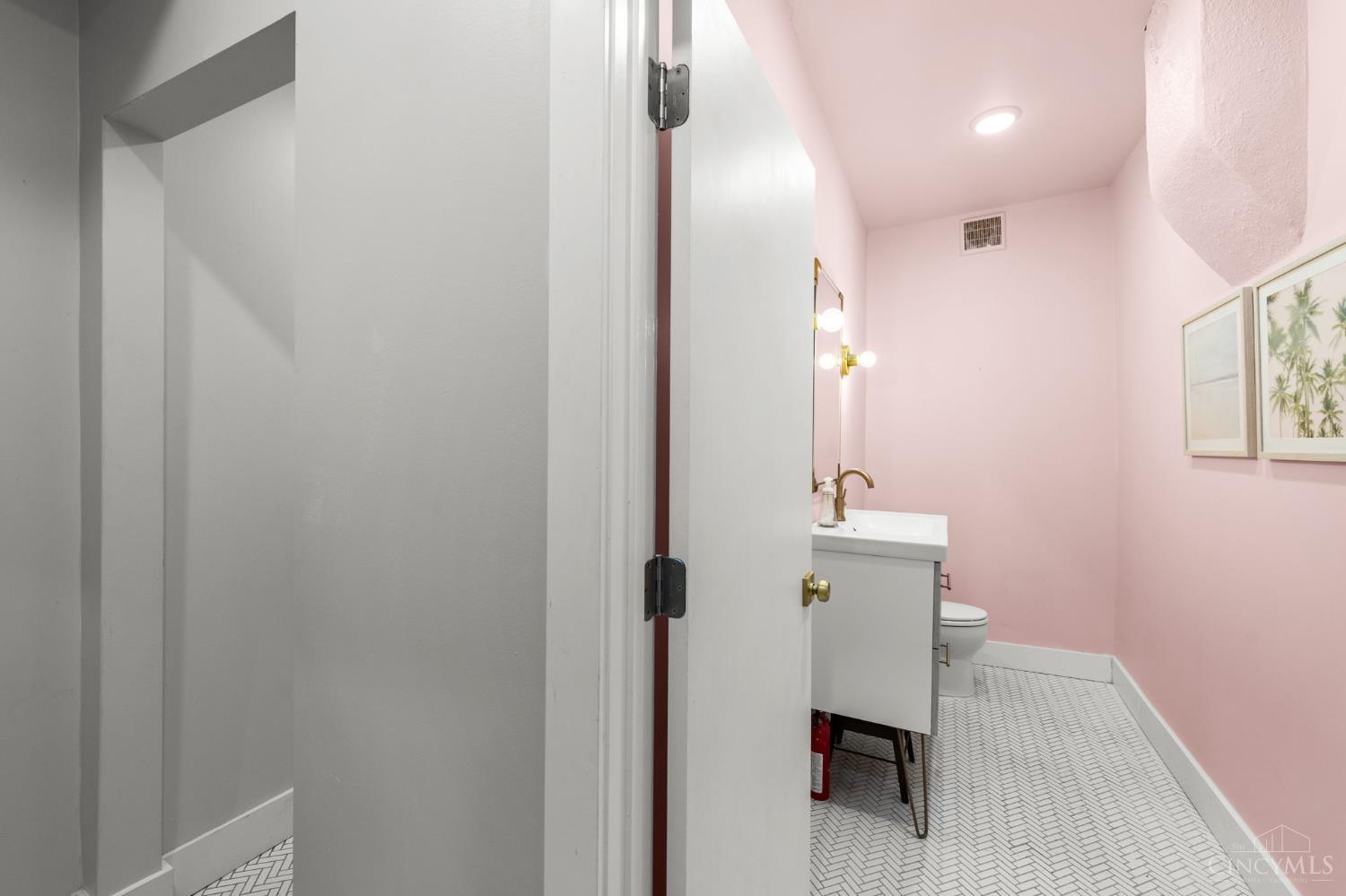 E 16 Thirteenth Street Property Photo 13