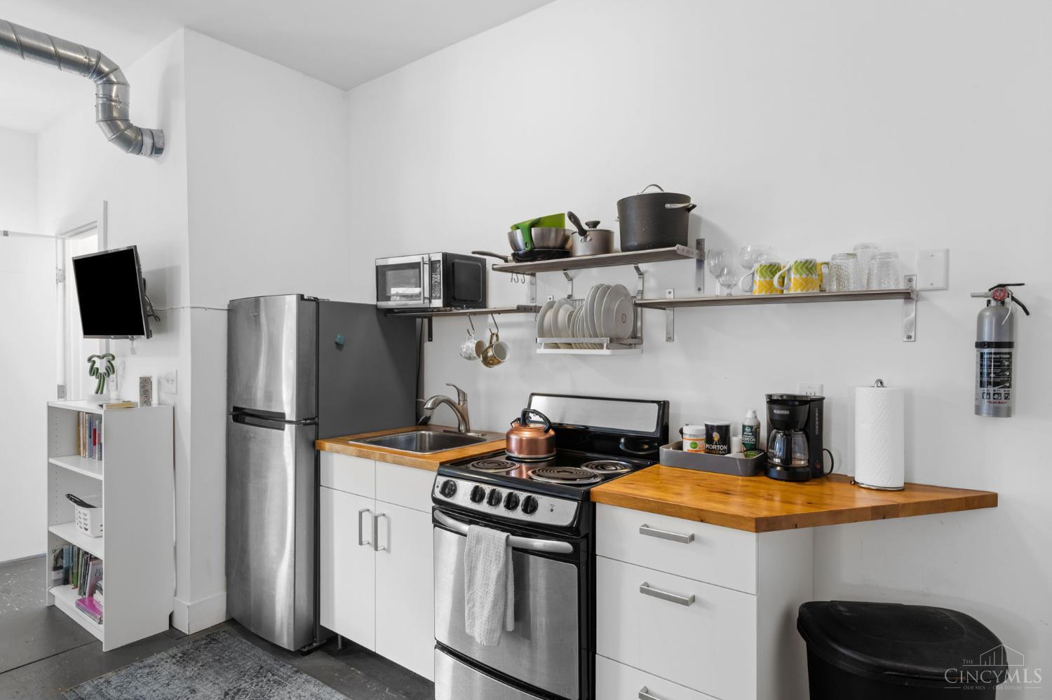 E 16 Thirteenth Street Property Photo 26