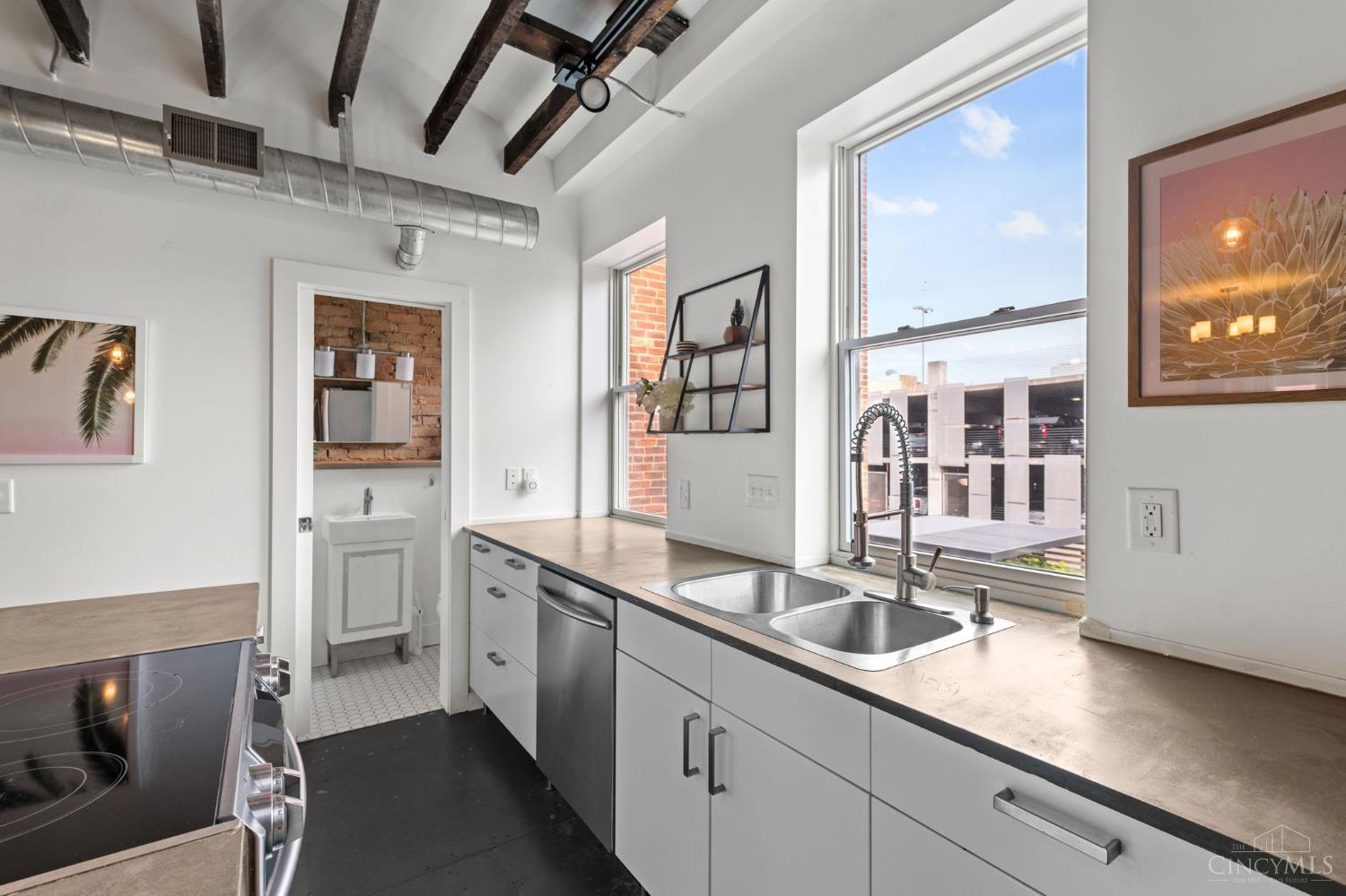 E 16 Thirteenth Street Property Photo 30
