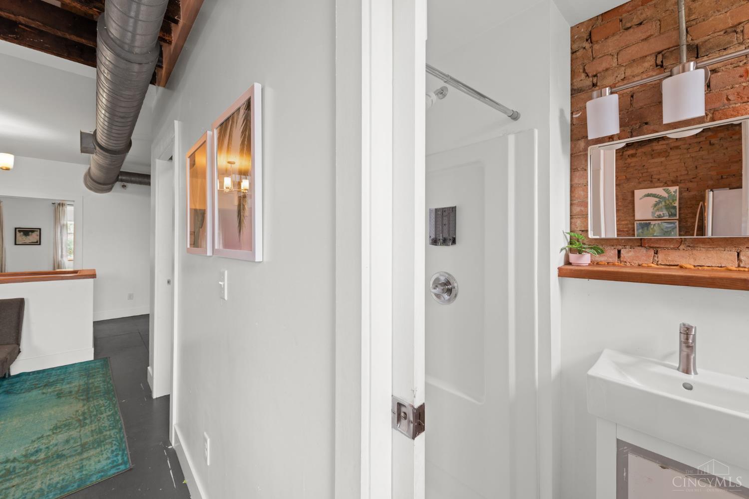E 16 Thirteenth Street Property Photo 32