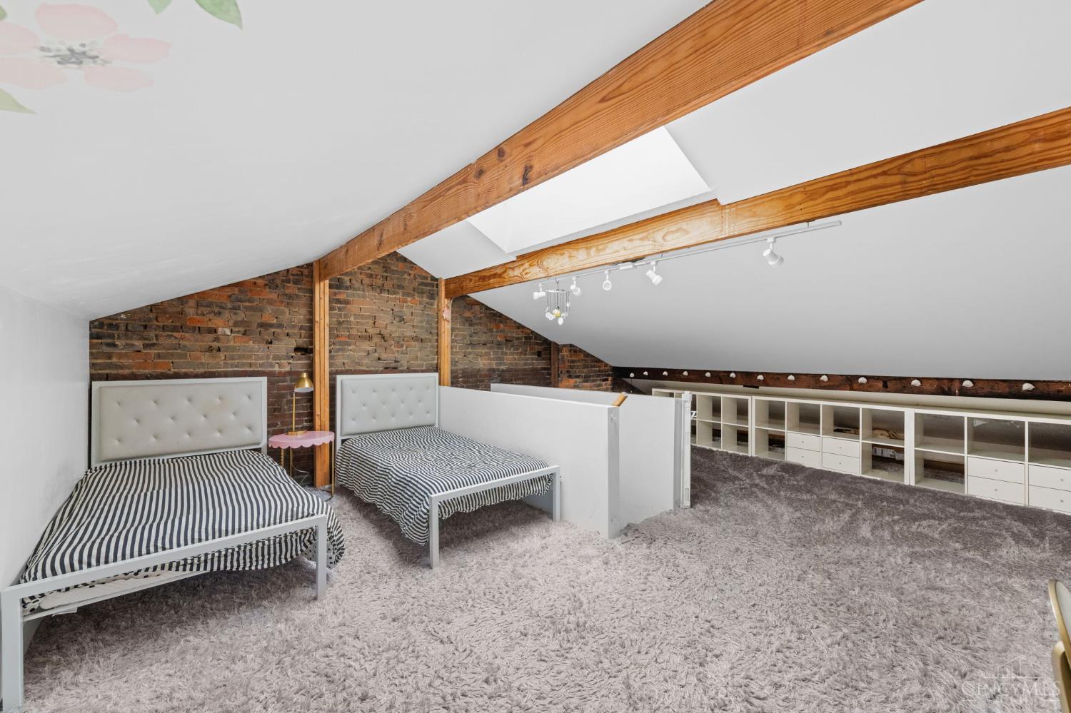 E 16 Thirteenth Street Property Photo 43