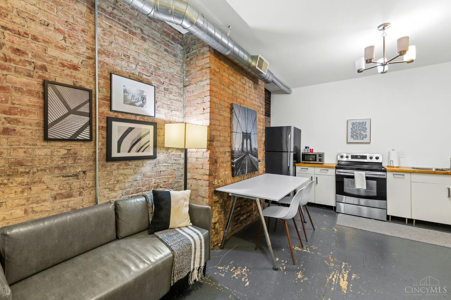 E 16 Thirteenth Street Property Photo 49