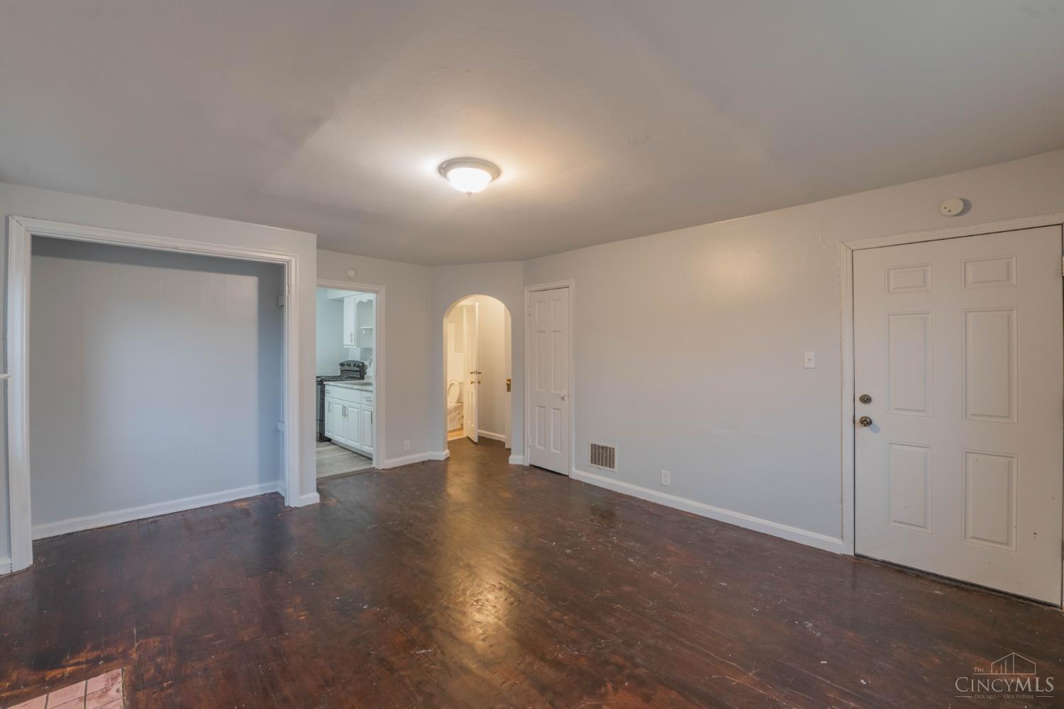 735 Elberon Avenue Property Photo 4