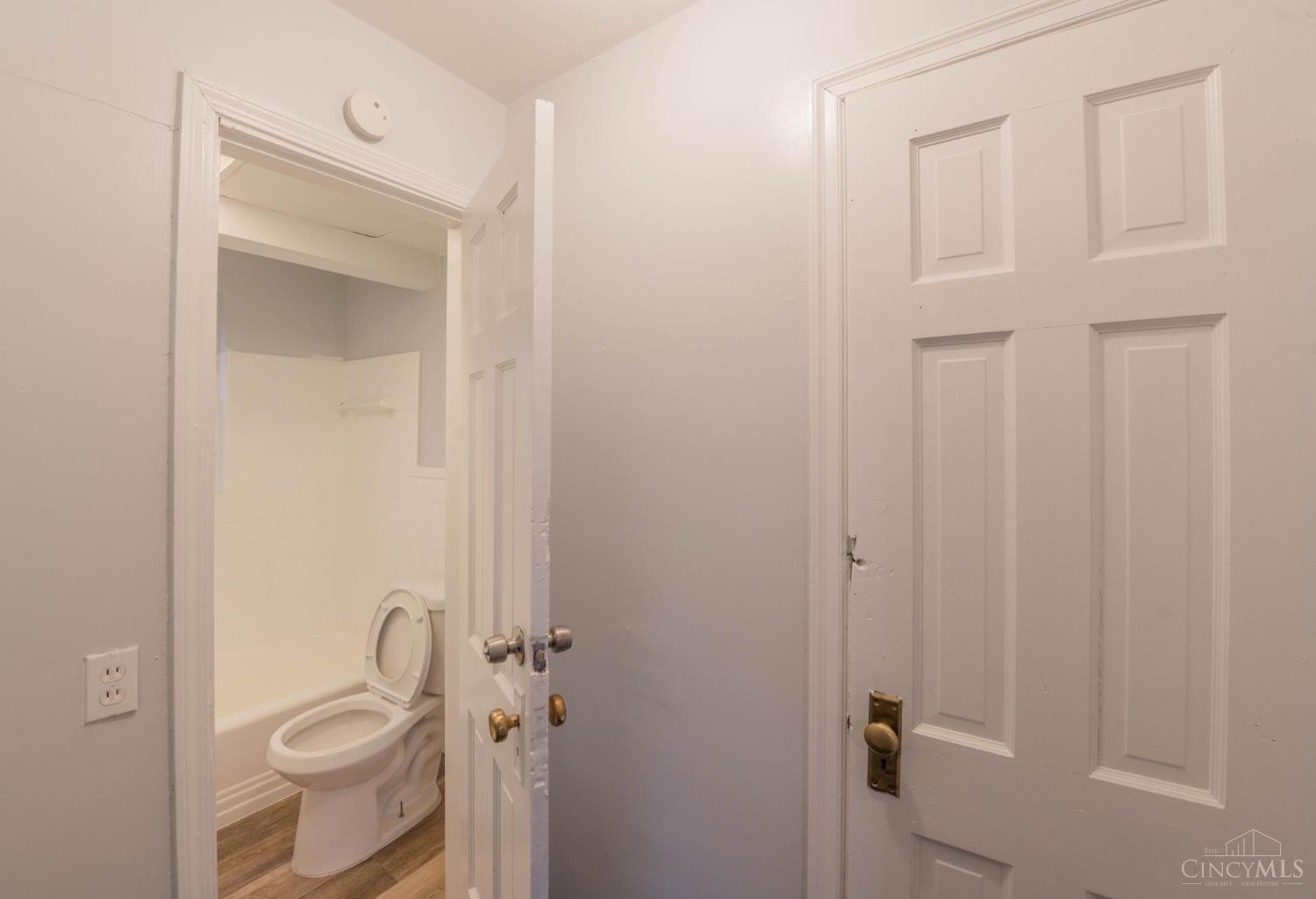 735 Elberon Avenue Property Photo 9
