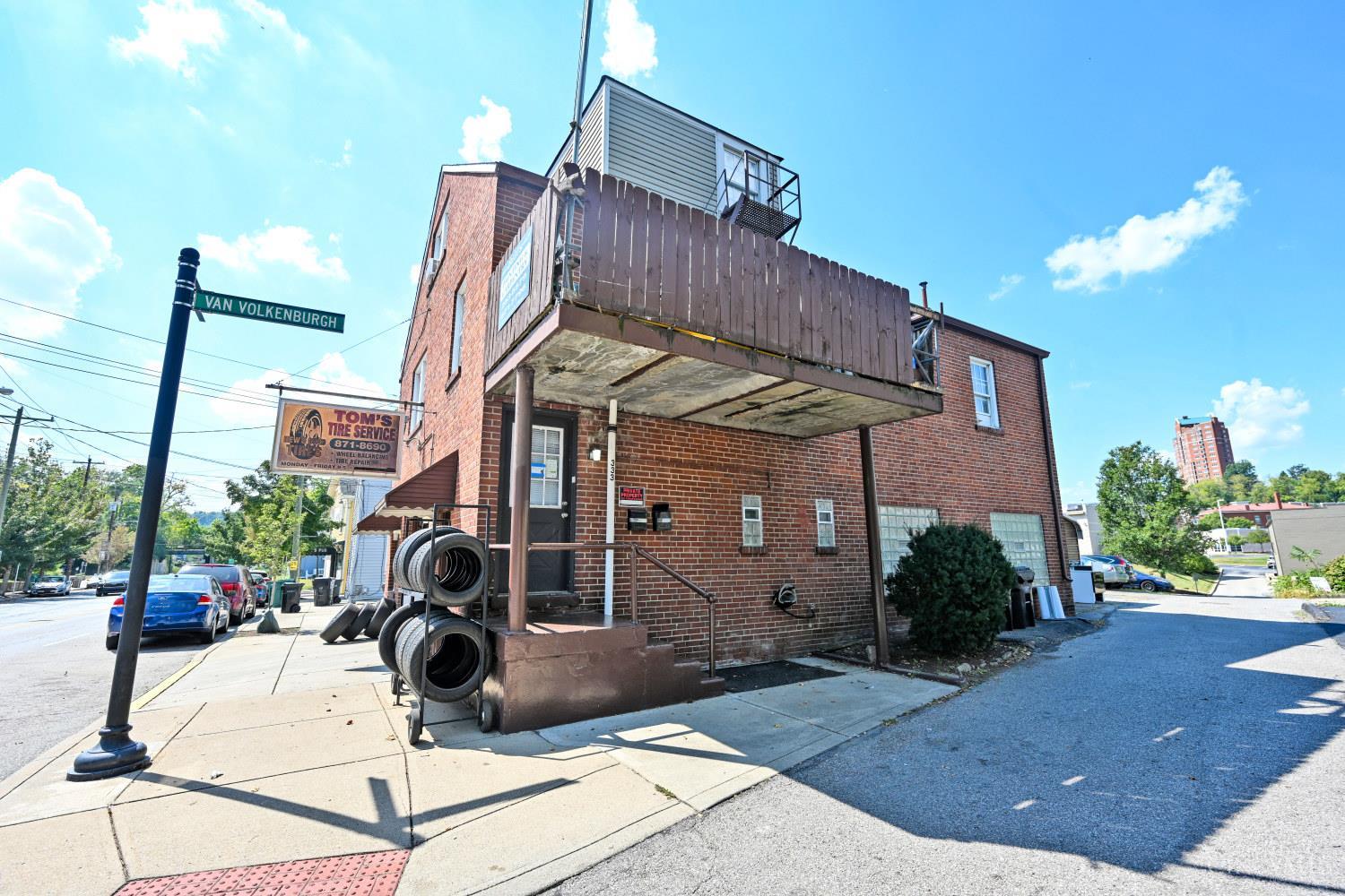 333 Stanley Avenue Property Photo 2