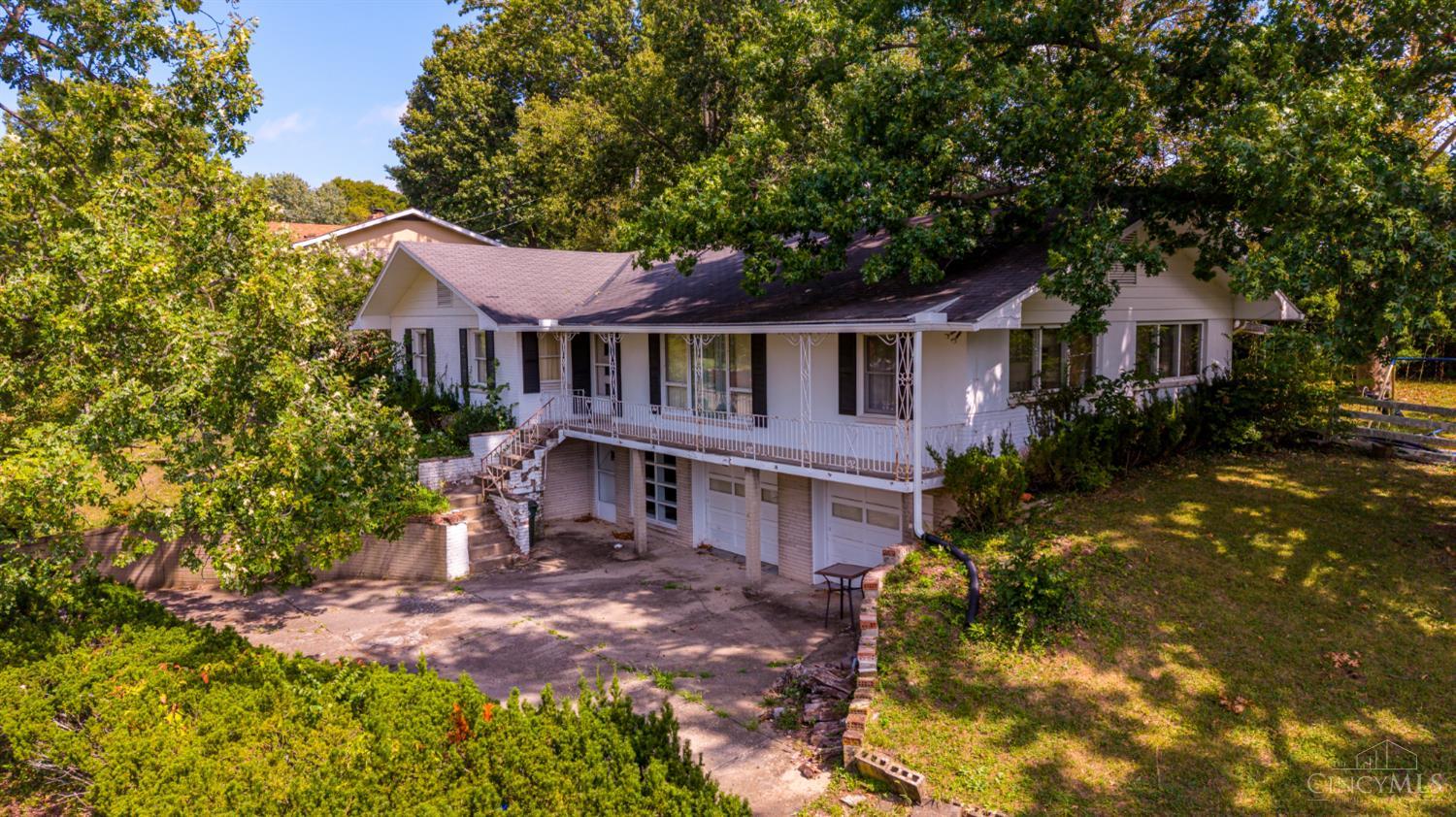 66 Windsor Drive Property Photo 2