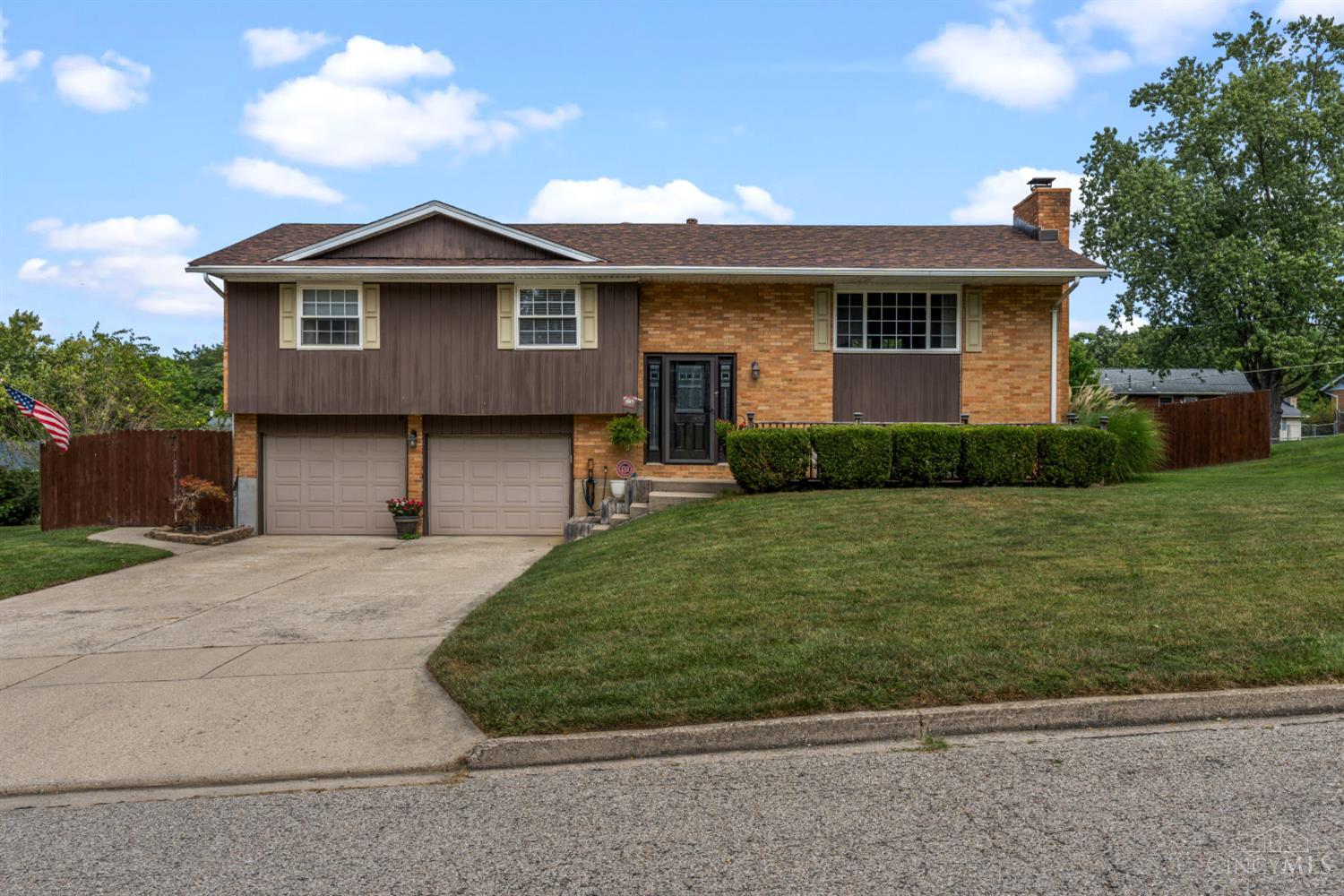 345 Harpwood Drive Property Photo 1