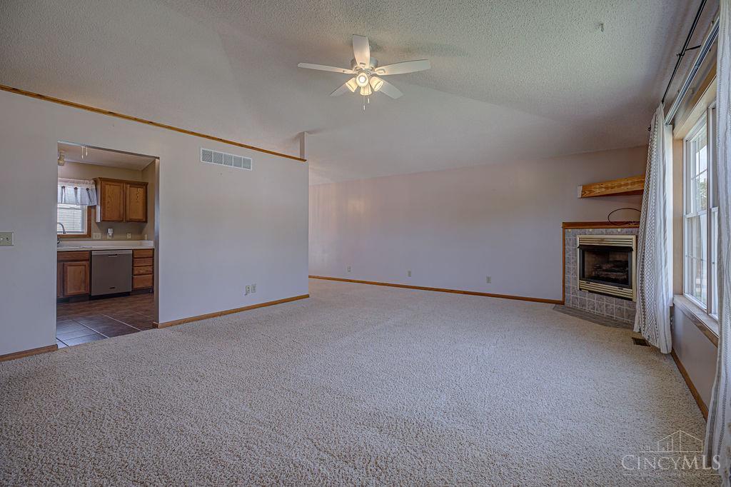 40 Thornhill Drive Property Photo 3
