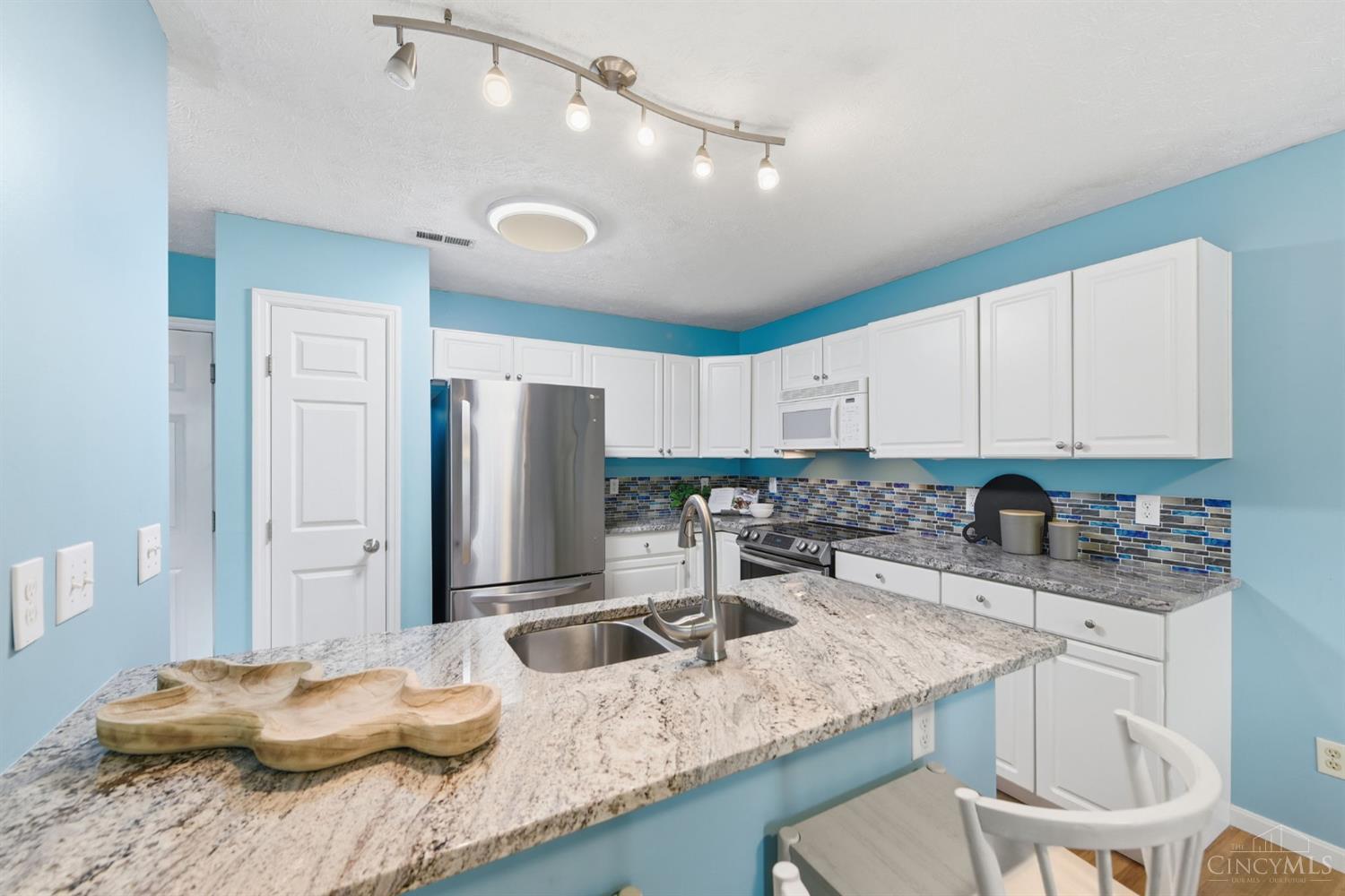 6433 Eagleview Drive Property Photo 11