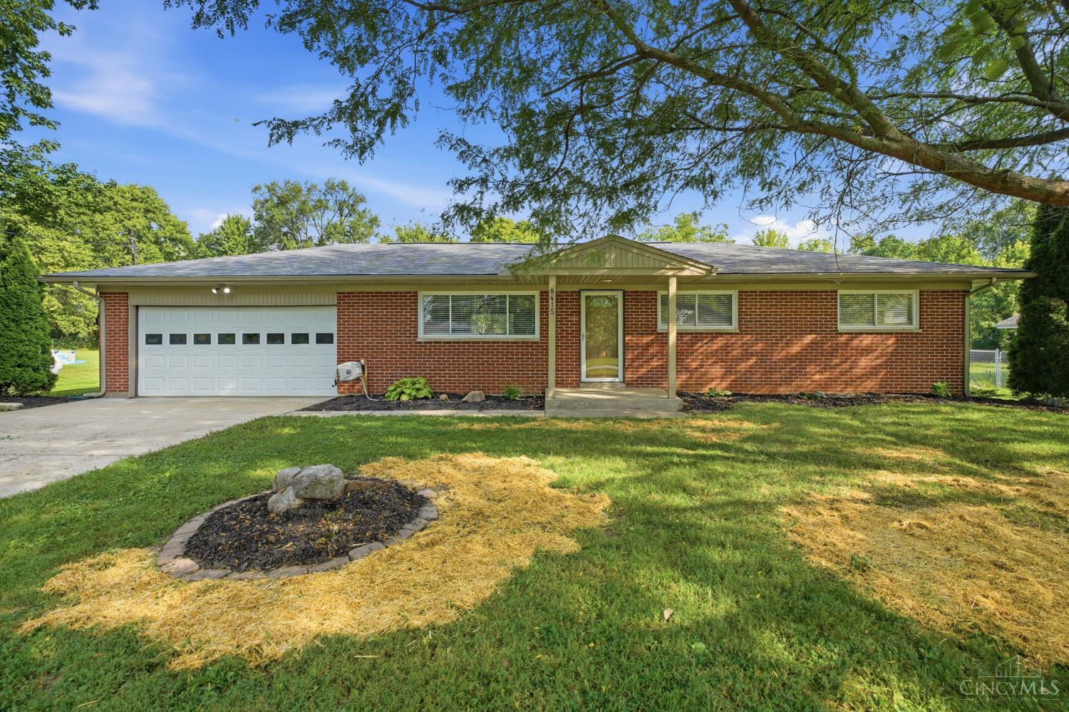 8415 Hoover Court Property Photo 1