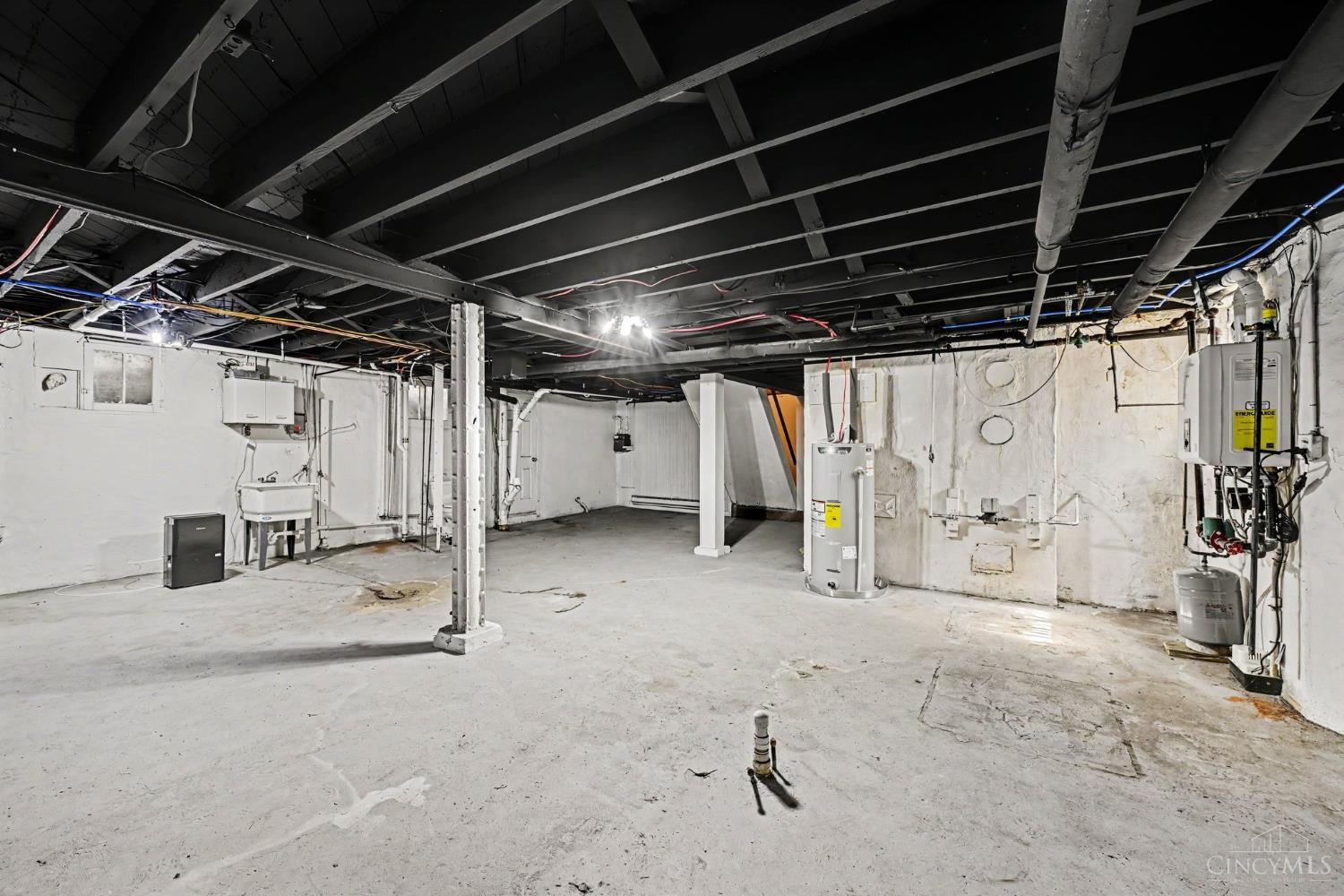 916 Gray Avenue Property Photo 30