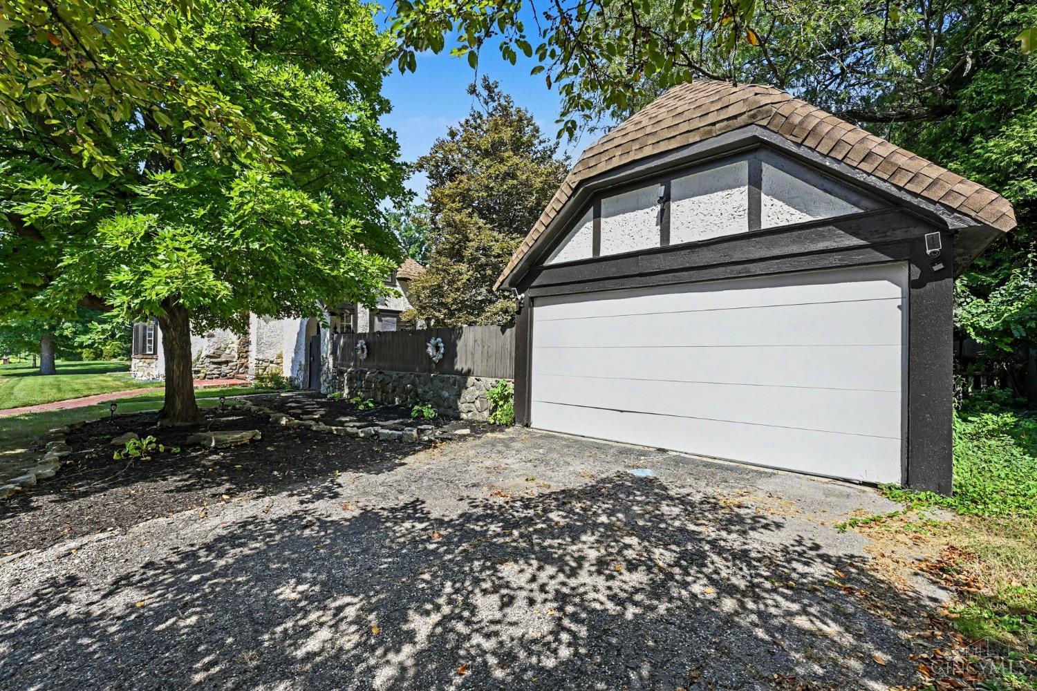 916 Gray Avenue Property Photo 32