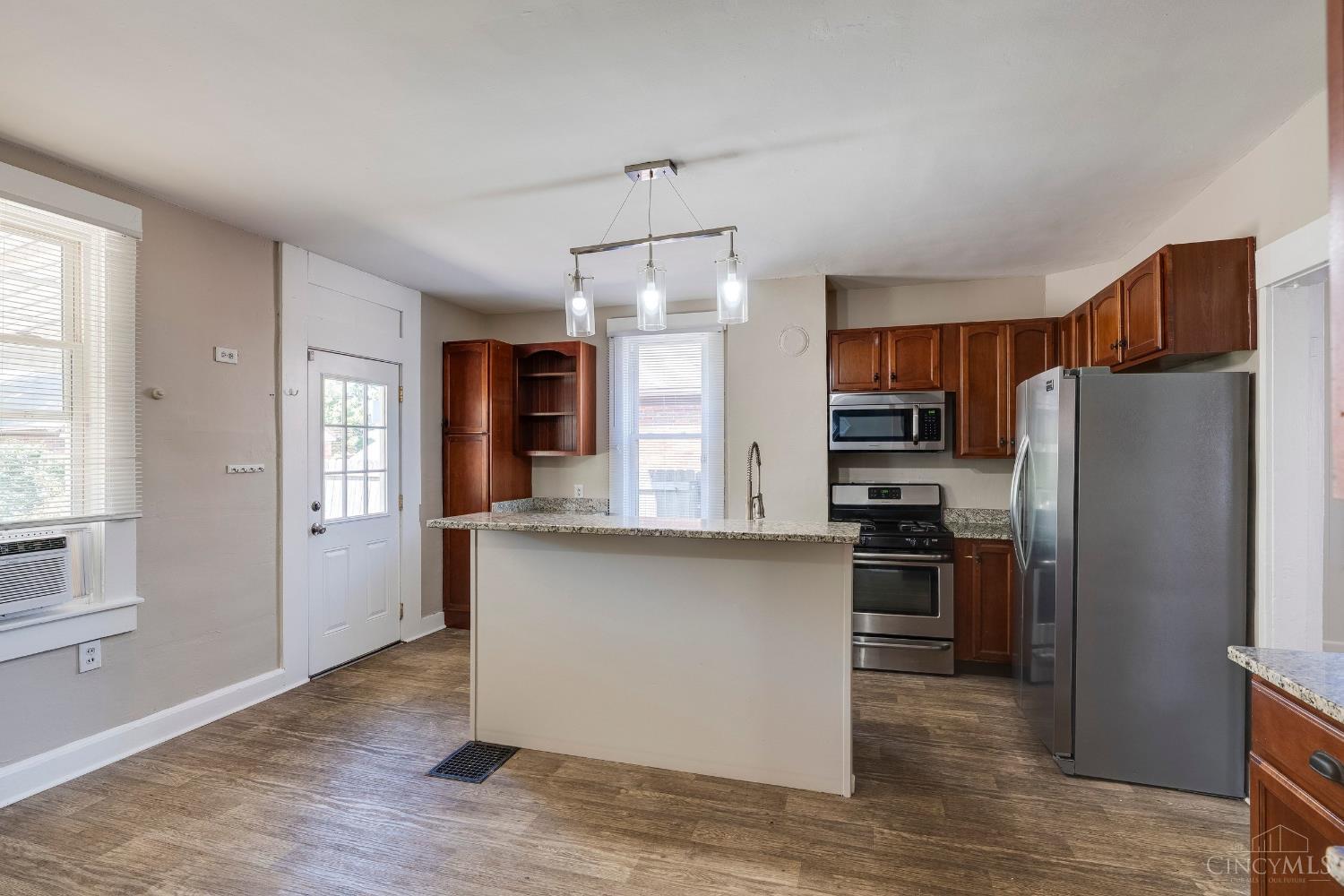3715 Drake Avenue Property Photo 11