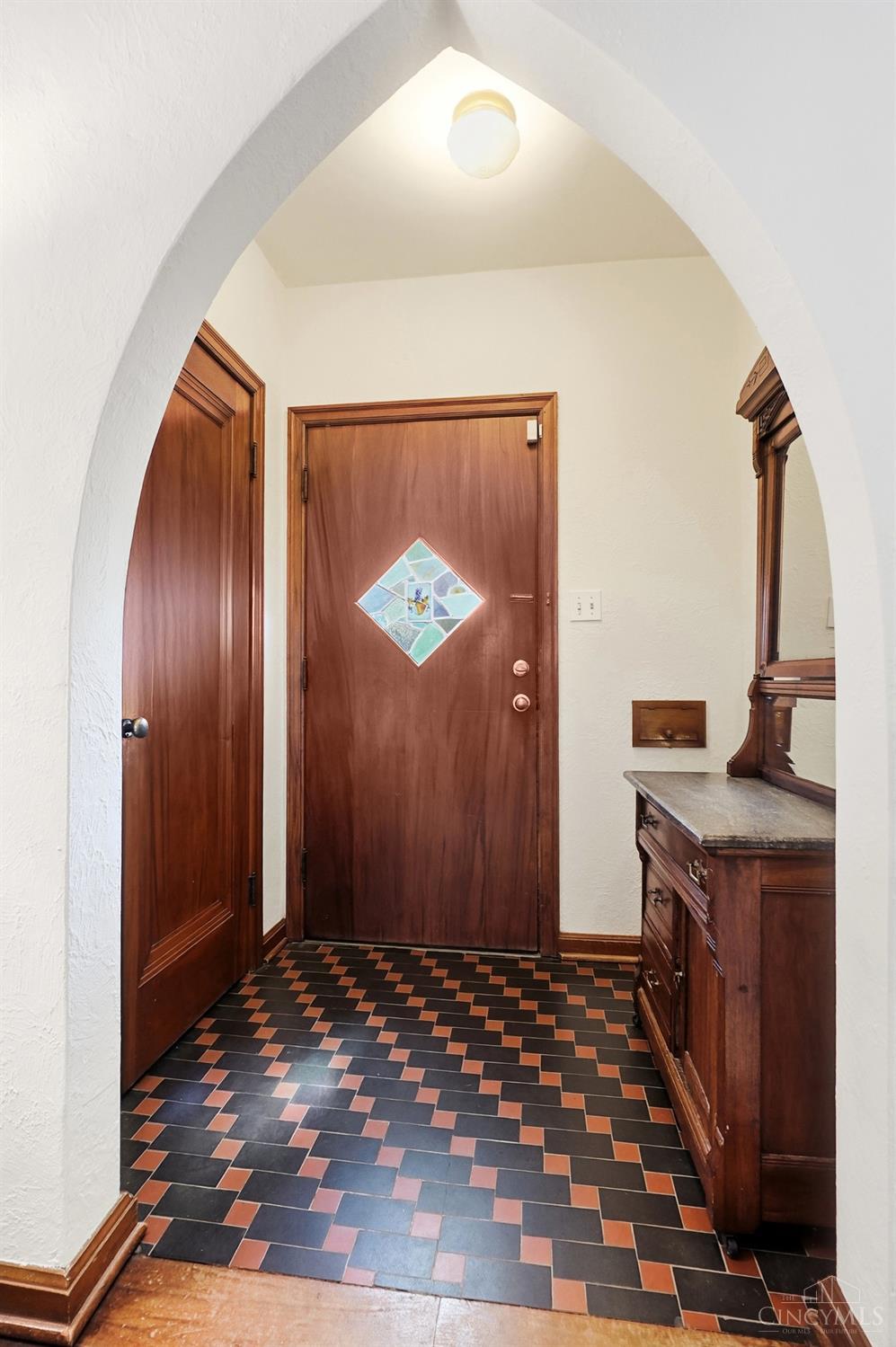 2898 Temple Avenue Property Photo 9