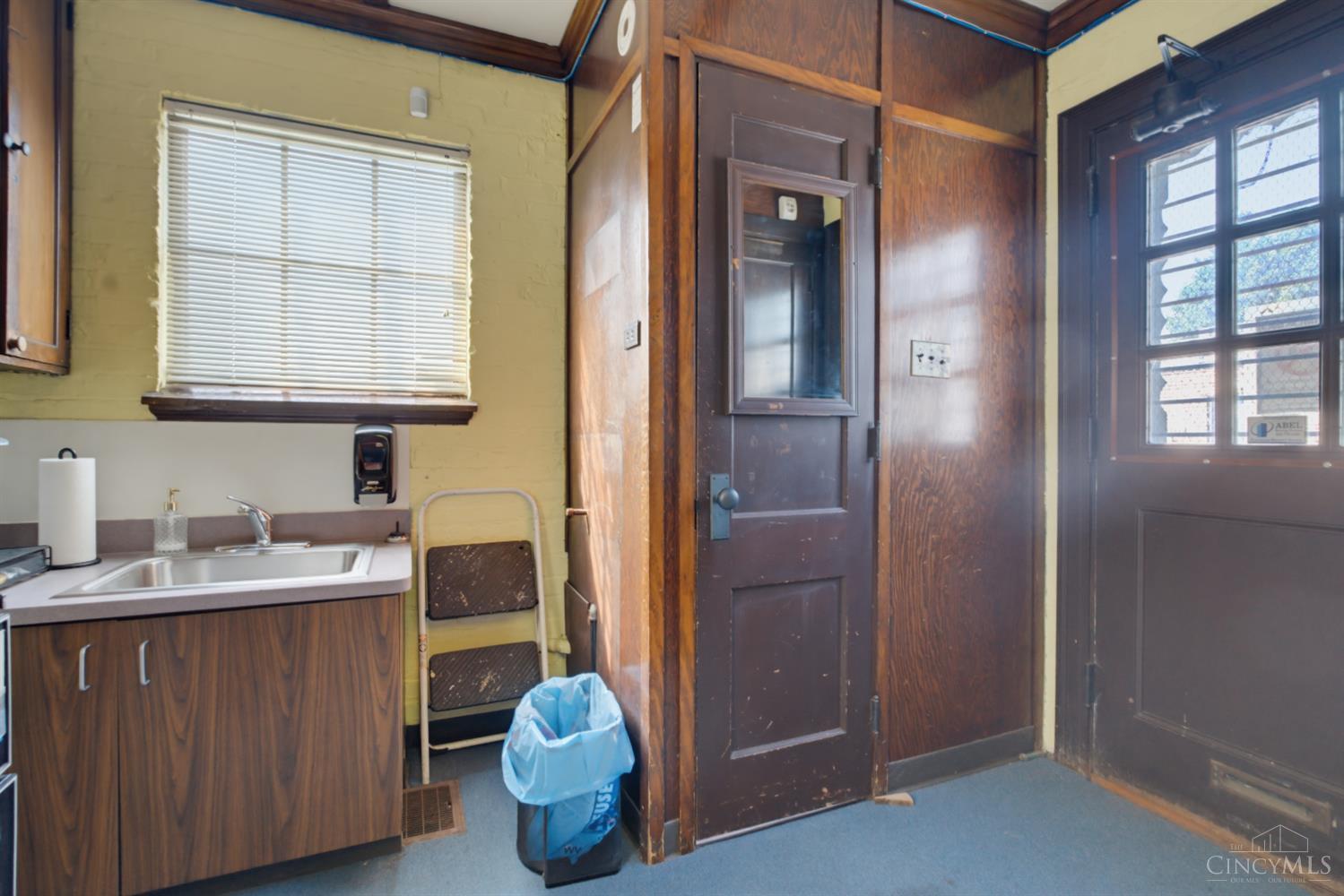 1703 Dale Road Property Photo 8
